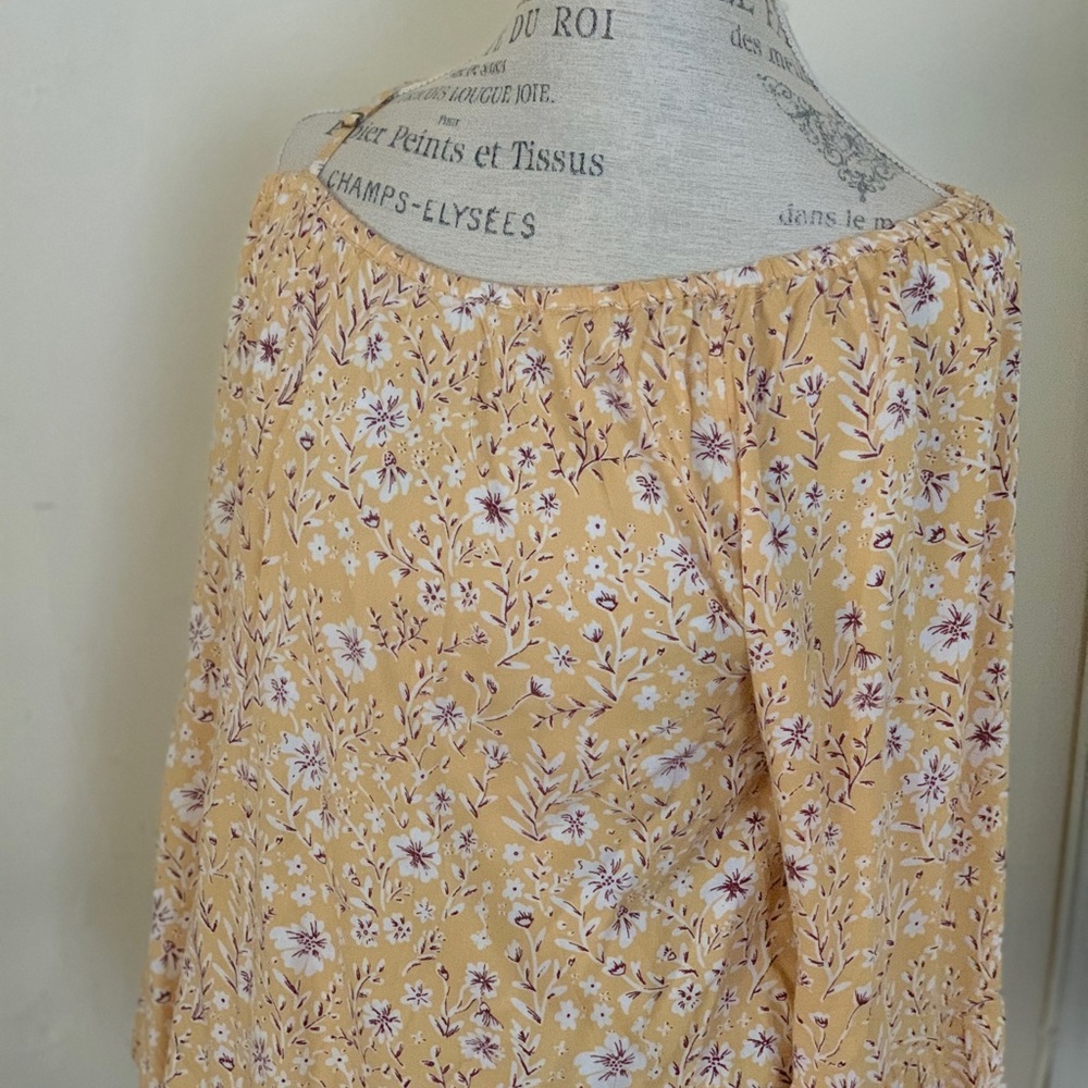 NWOT Roxy long sleeve lightweight flowered shirt